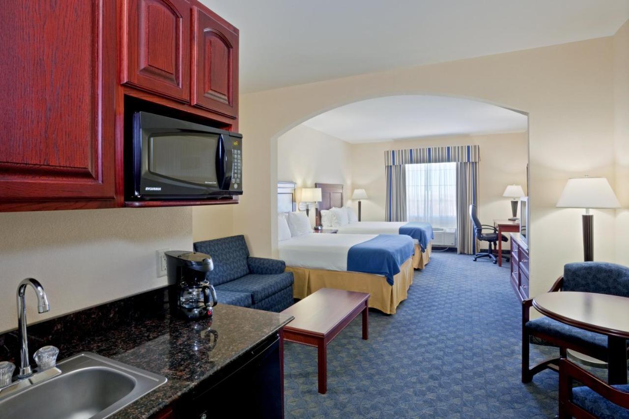 Holiday Inn Express Hotel & Suites Pampa By Ihg Room photo