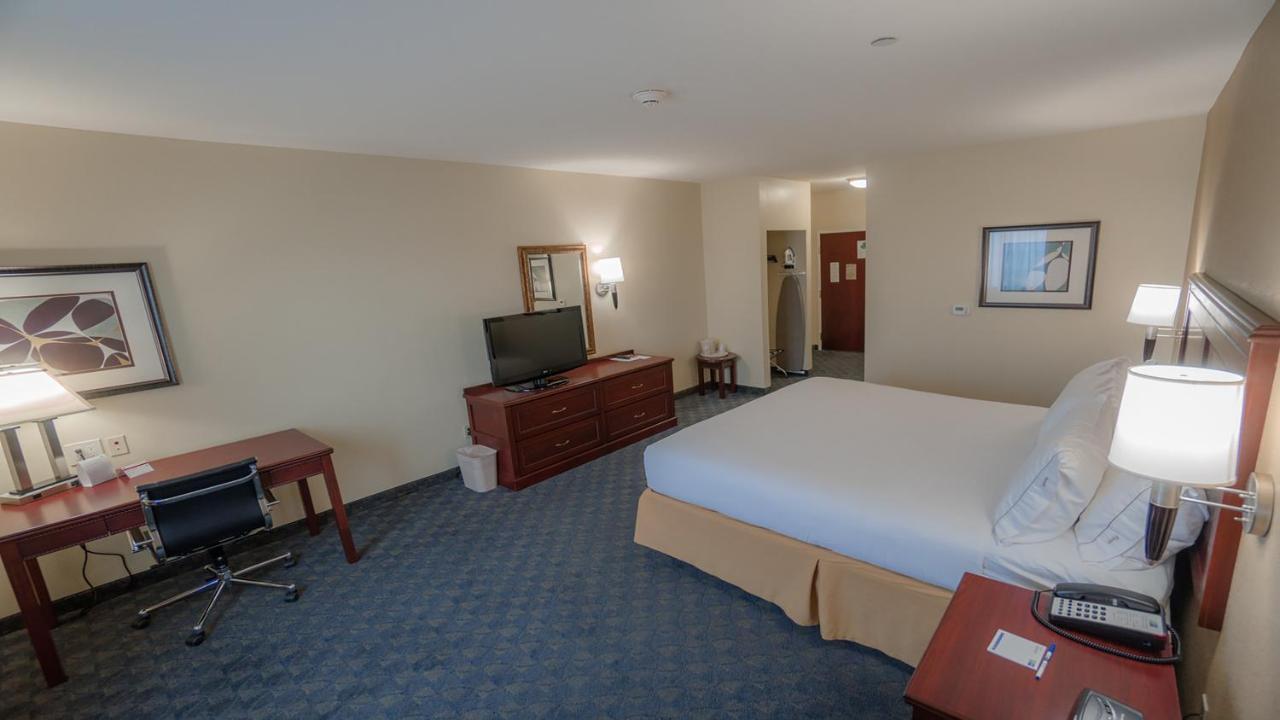 Holiday Inn Express Hotel & Suites Pampa By Ihg Room photo