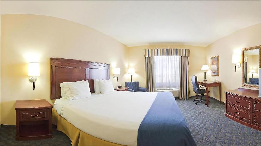 Holiday Inn Express Hotel & Suites Pampa By Ihg Exterior photo