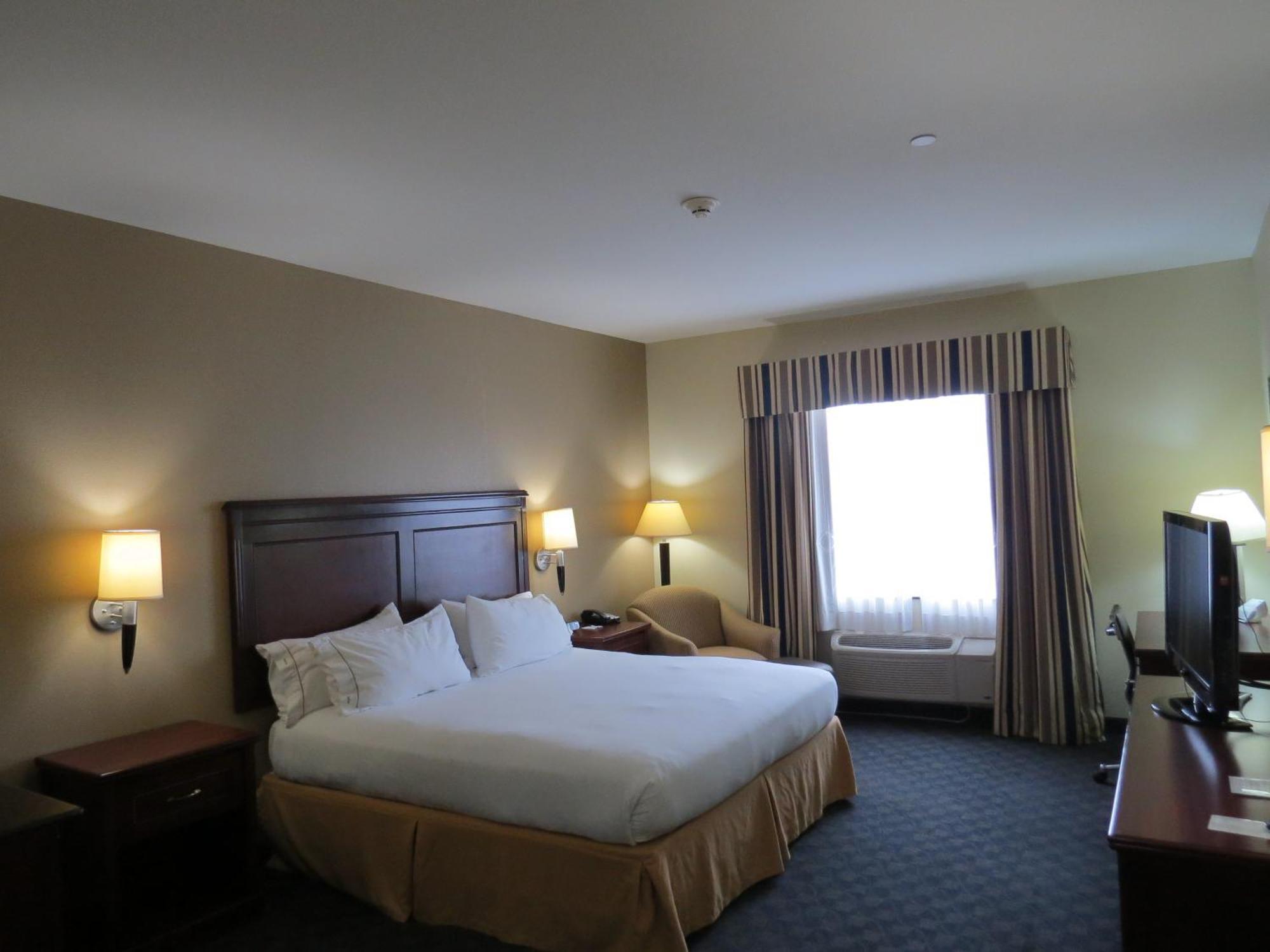 Holiday Inn Express Hotel & Suites Pampa By Ihg Exterior photo