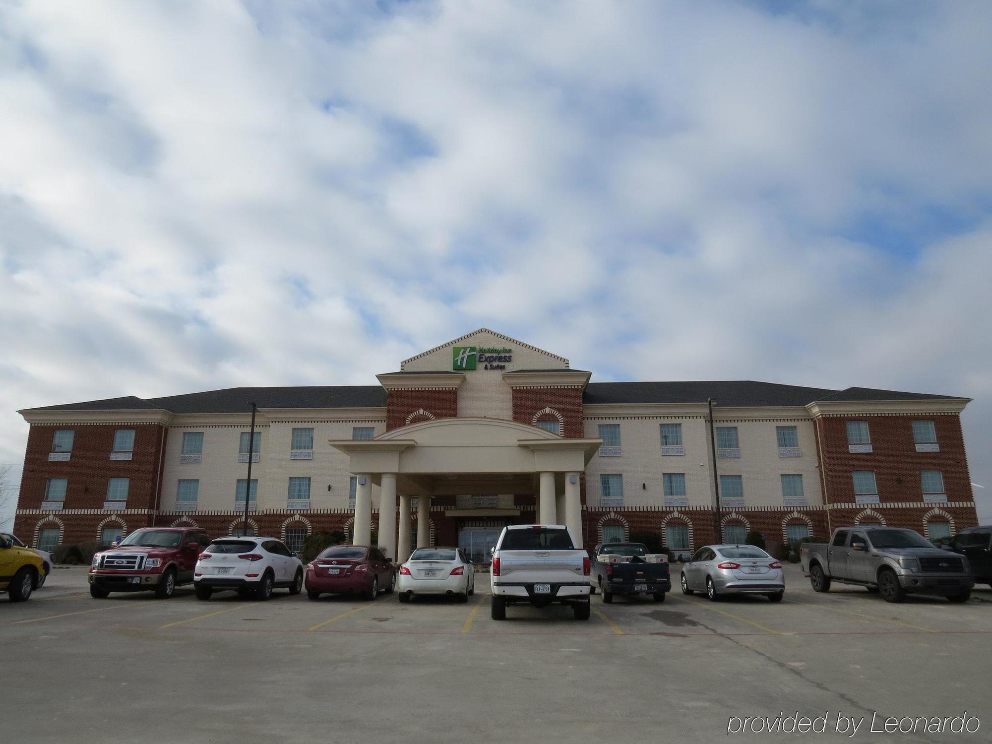 Holiday Inn Express Hotel & Suites Pampa By Ihg Exterior photo