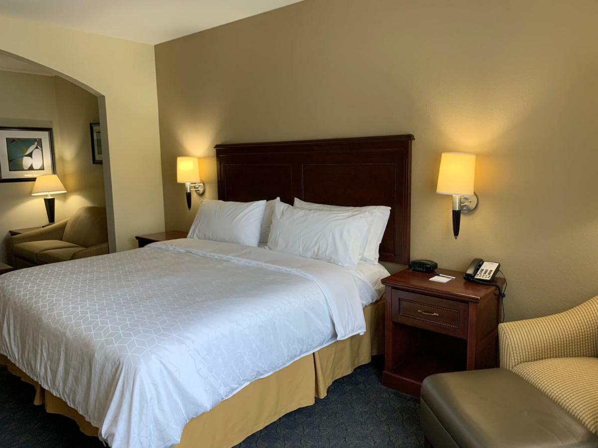 Holiday Inn Express Hotel & Suites Pampa By Ihg Exterior photo