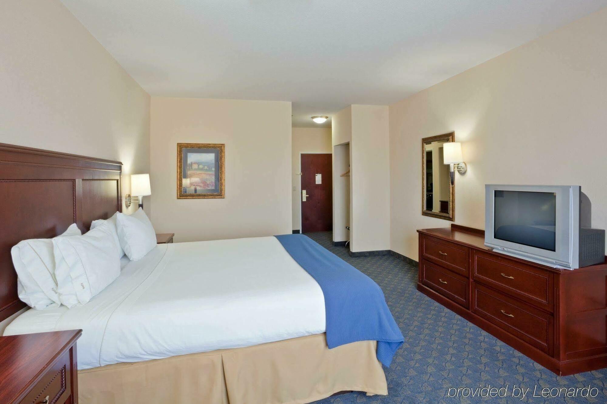 Holiday Inn Express Hotel & Suites Pampa By Ihg Exterior photo
