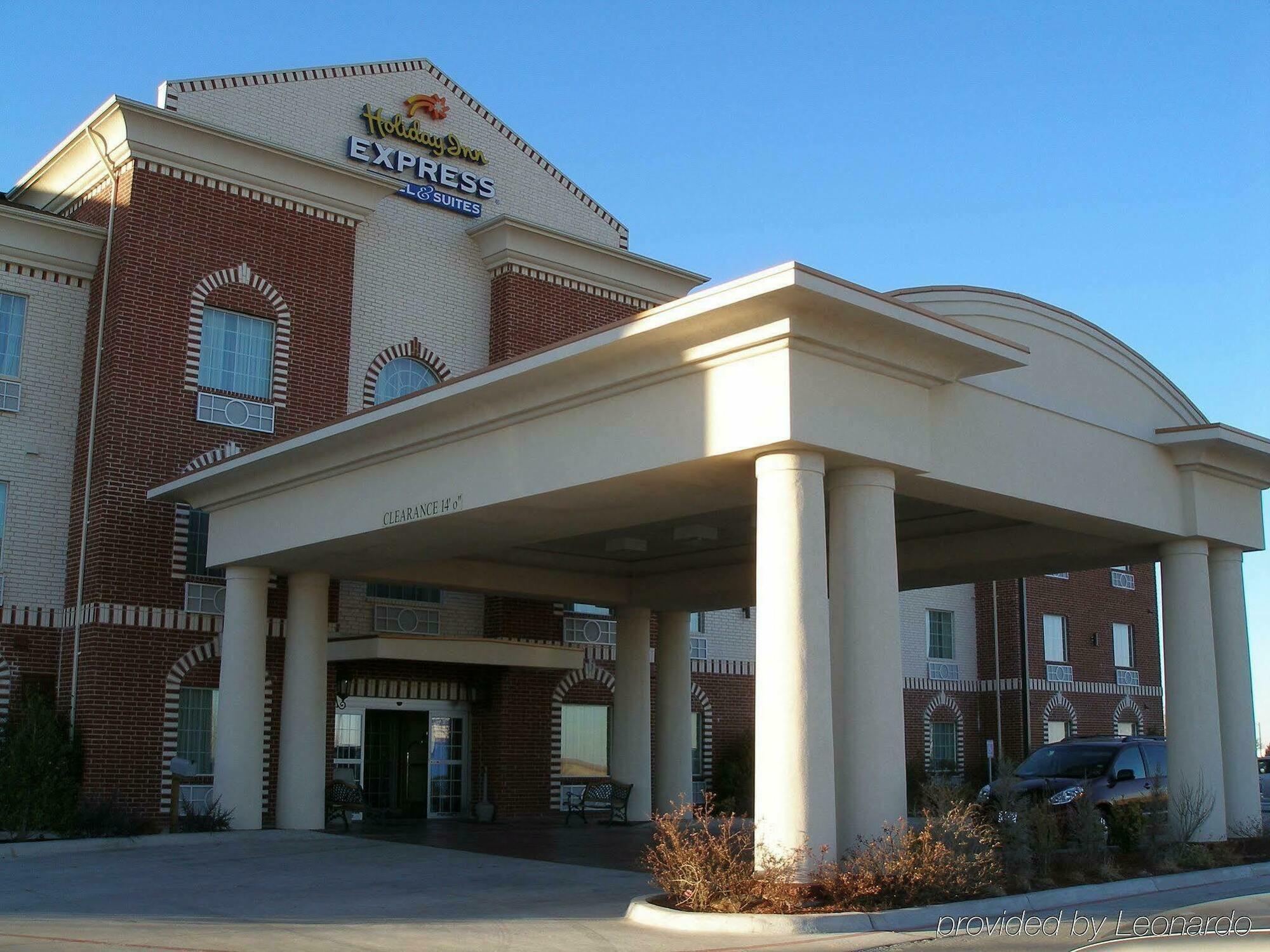 Holiday Inn Express Hotel & Suites Pampa By Ihg Exterior photo