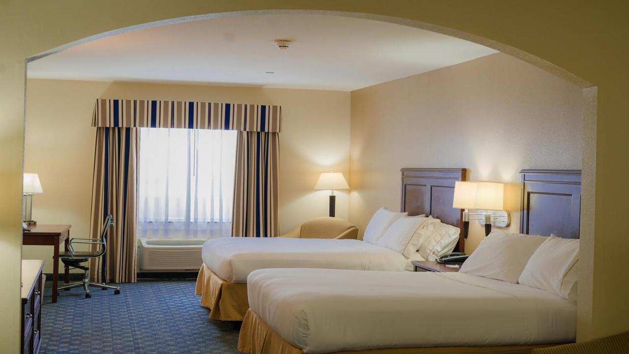 Holiday Inn Express Hotel & Suites Pampa By Ihg Exterior photo