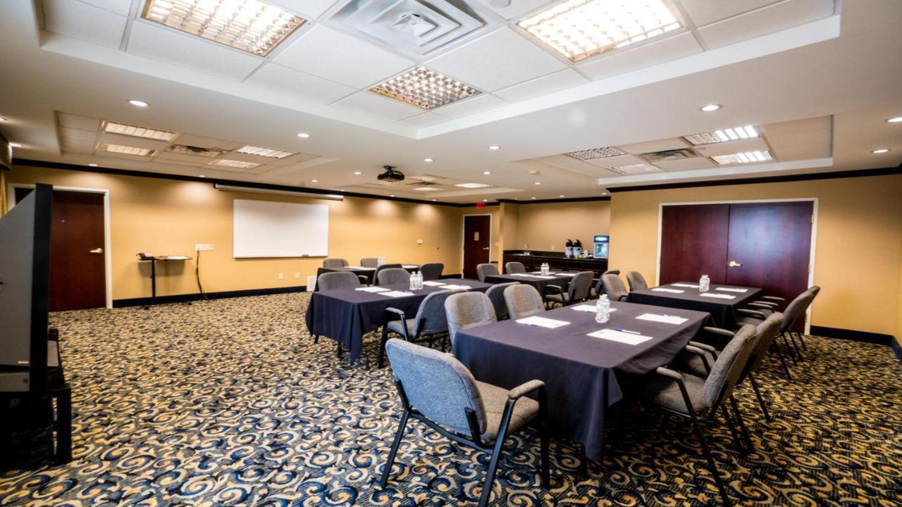 Holiday Inn Express Hotel & Suites Pampa By Ihg Exterior photo