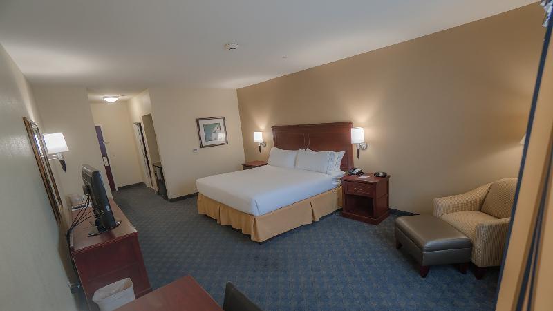 Holiday Inn Express Hotel & Suites Pampa By Ihg Exterior photo